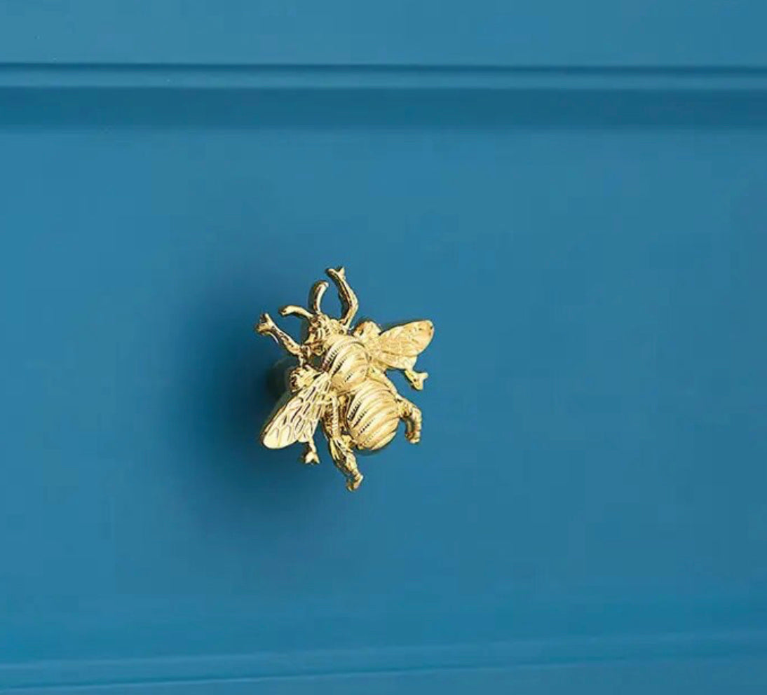 Queen Bee Knob Pull Handle