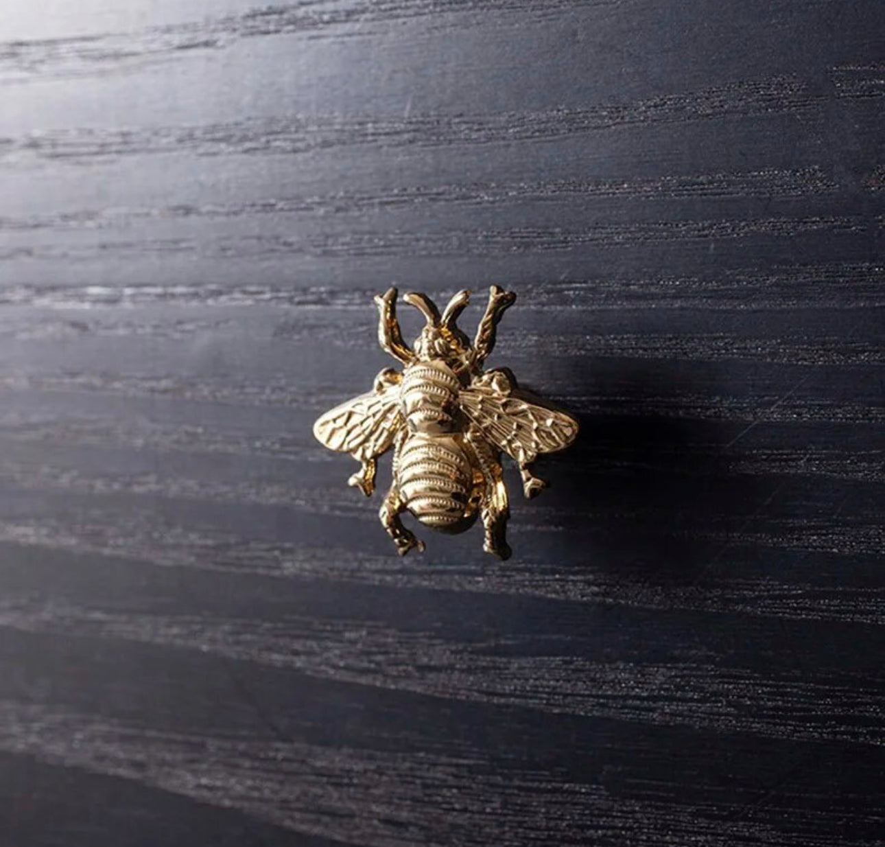 Queen Bee Knob Pull Handle