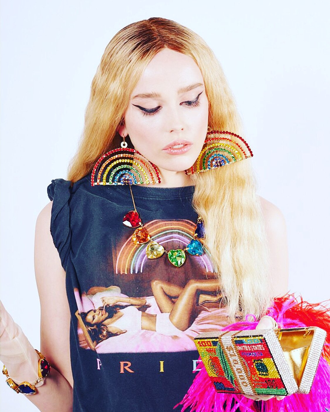 Oversized rainbow earrings - Mordekai